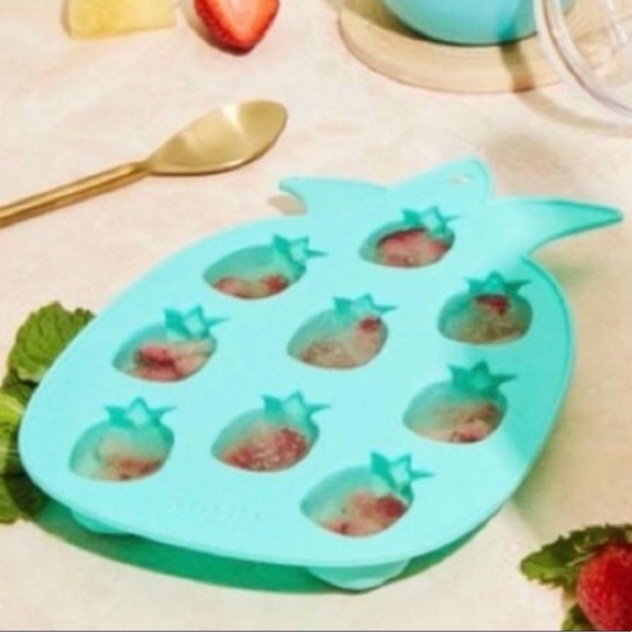 Blush Pineapple Ice cube Tray - Picture 2 of 4